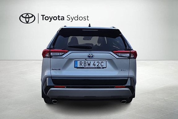Toyota RAV4 4 of 20