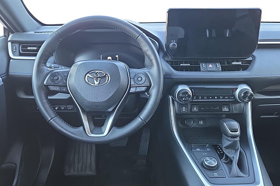 Toyota RAV4 9 of 20