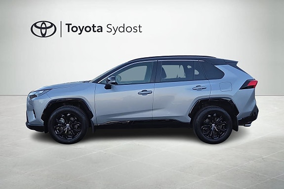 Toyota RAV4 3 of 20