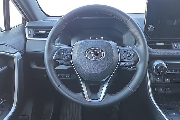 Toyota RAV4 12 of 20