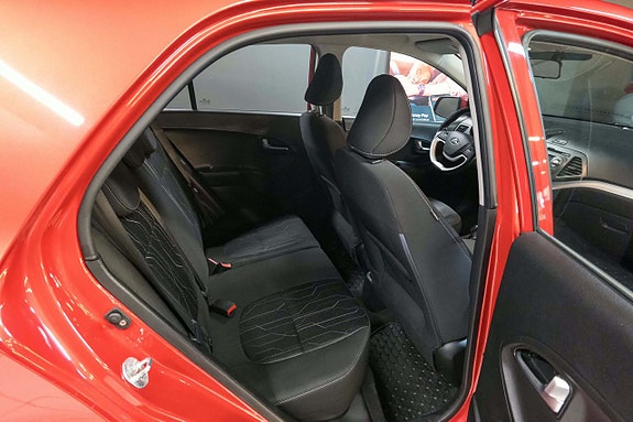 Kia Picanto 11 of 13