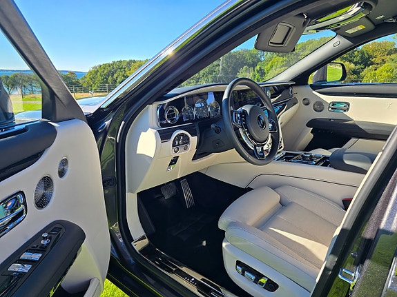 Rolls Royce Ghost 9 of 17