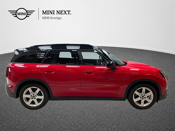 MINI Countryman SE 2 of 15