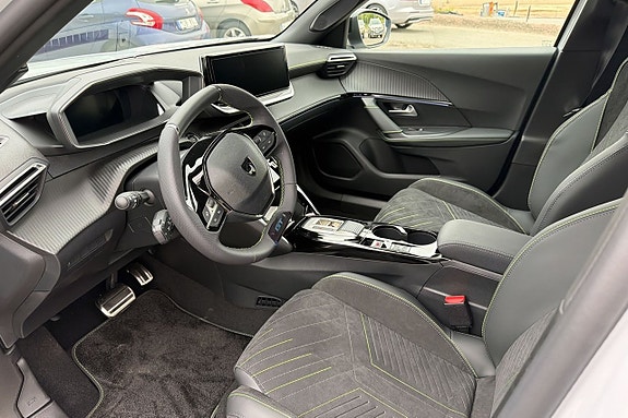 Peugeot 2008 5 of 8