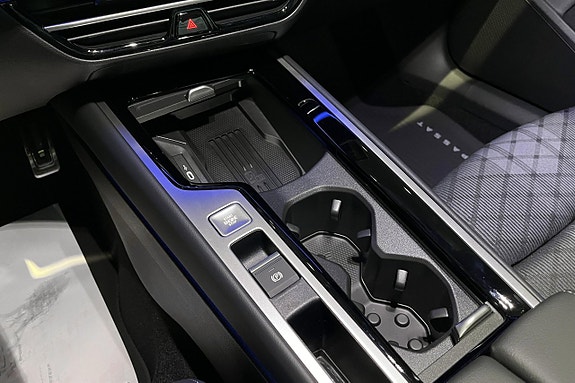 Volkswagen Passat 16 of 21