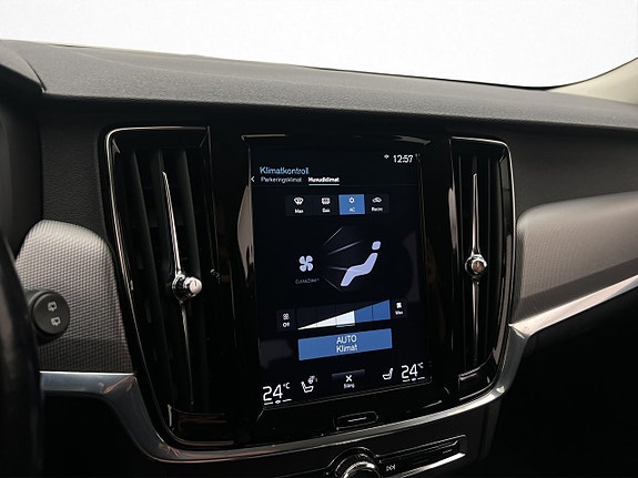 Volvo V90 Cross Country 24 of 30