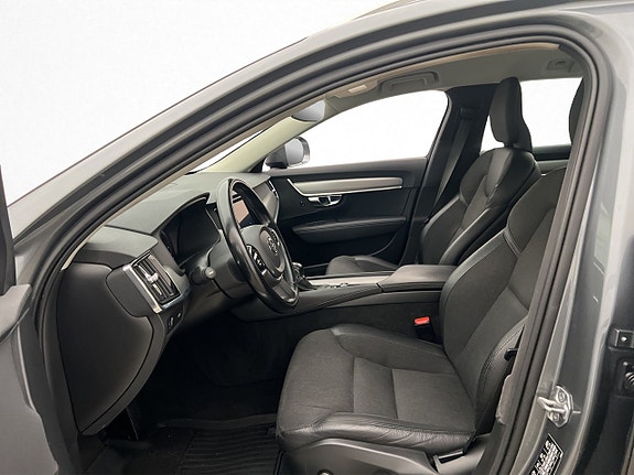 Volvo V90 Cross Country 11 of 30