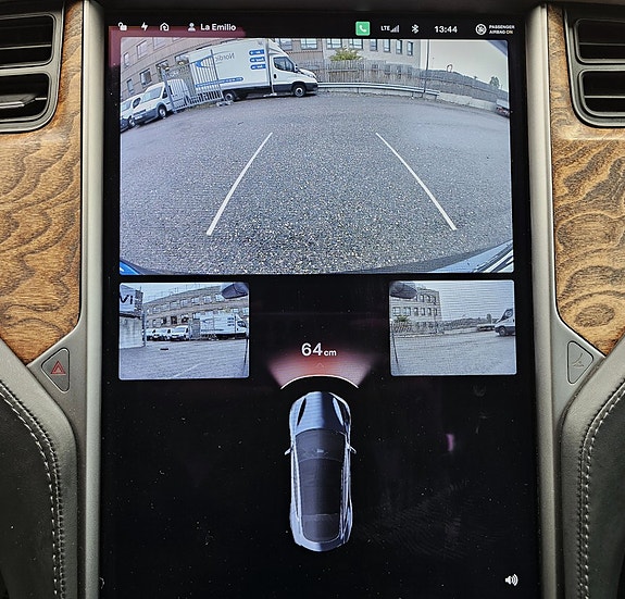 Tesla Model S 13 of 19