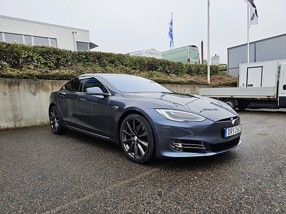 Tesla Model S 4 of 19