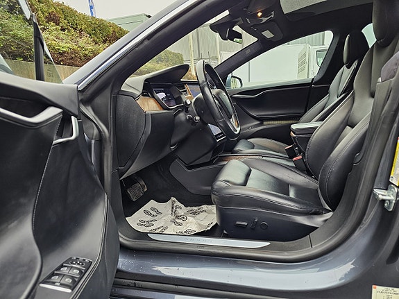 Tesla Model S 9 of 19