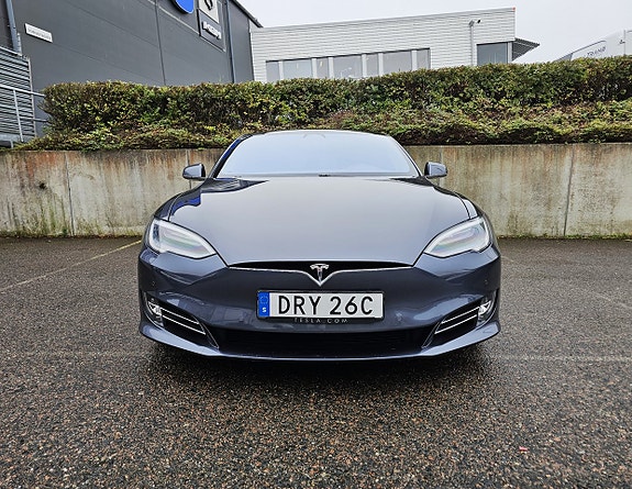 Tesla Model S 3 of 19
