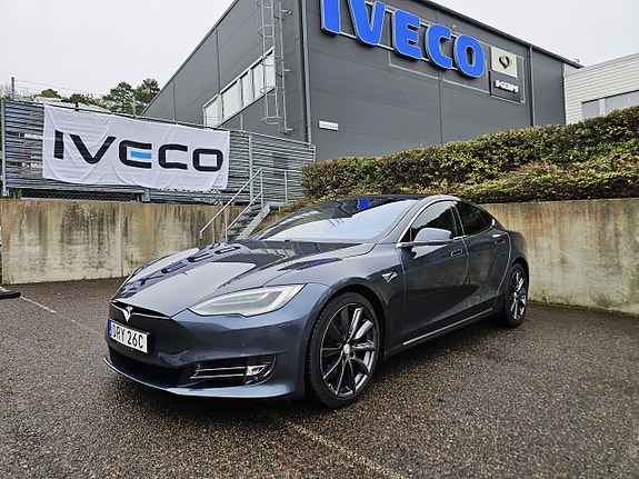 Tesla Model S 2 of 19