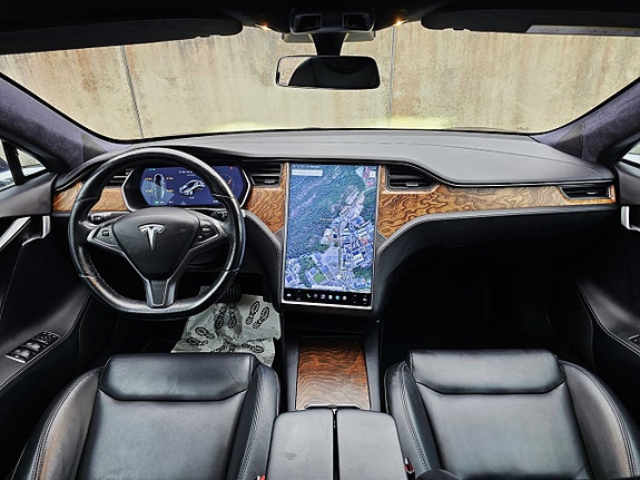 Tesla Model S 15 of 19