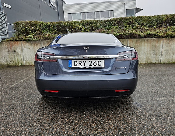 Tesla Model S 6 of 19