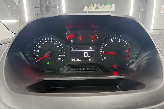 Peugeot Partner 10 of 12