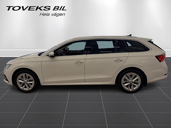 Skoda Octavia 2 of 9
