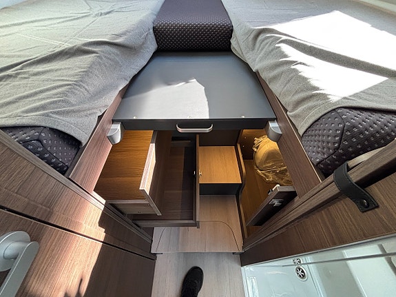 Adria CORAL SUPREME 670 SL Långbäddar - Alde Dieselpanna - 180hk&Automat - Lyxig! 19 of 24