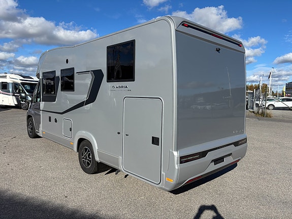Adria CORAL SUPREME 670 SL Långbäddar - Alde Dieselpanna - 180hk&Automat - Lyxig! 5 of 24