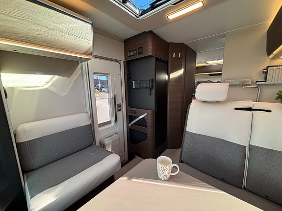 Adria CORAL SUPREME 670 SL Långbäddar - Alde Dieselpanna - 180hk&Automat - Lyxig! 16 of 24
