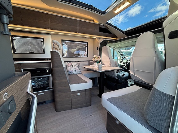 Adria CORAL SUPREME 670 SL Långbäddar - Alde Dieselpanna - 180hk&Automat - Lyxig! 11 of 24