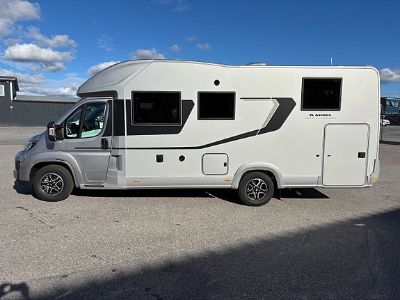 Adria CORAL SUPREME 670 SL Långbäddar - Alde Dieselpanna - 180hk&Automat - Lyxig! 6 of 24