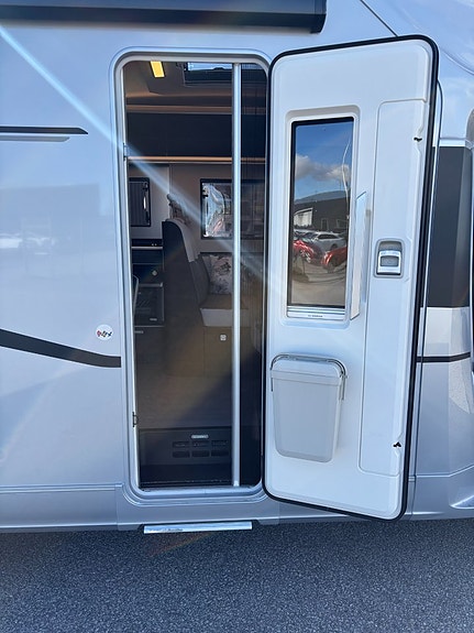 Adria CORAL SUPREME 670 SL Långbäddar - Alde Dieselpanna - 180hk&Automat - Lyxig! 10 of 24