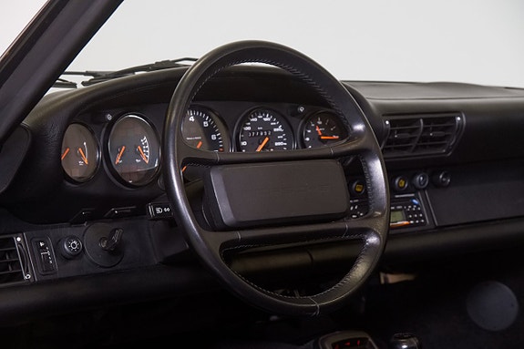 Porsche 911 16 of 30