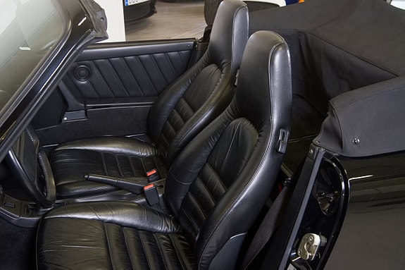 Porsche 911 15 of 30