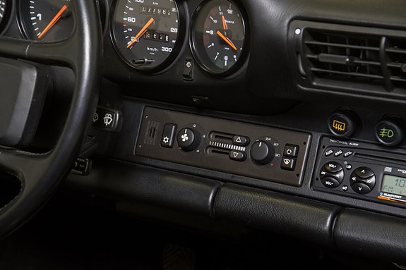 Porsche 911 21 of 30