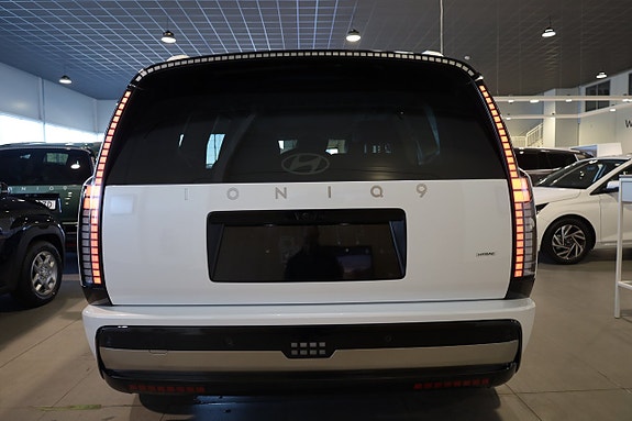 Hyundai Ioniq 9 5 of 30