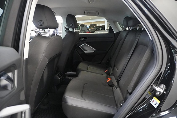 Audi Q3 6 of 17
