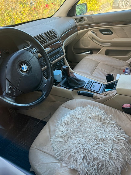 BMW 528i 4 of 4