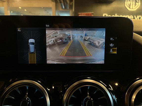 Mercedes-Benz EQA300 18 of 20