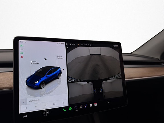 Tesla Model Y 18 of 30