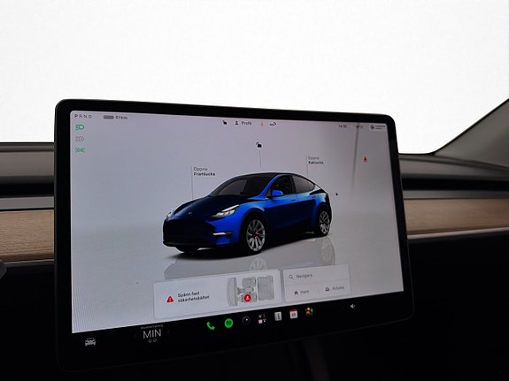 Tesla Model Y 22 of 30