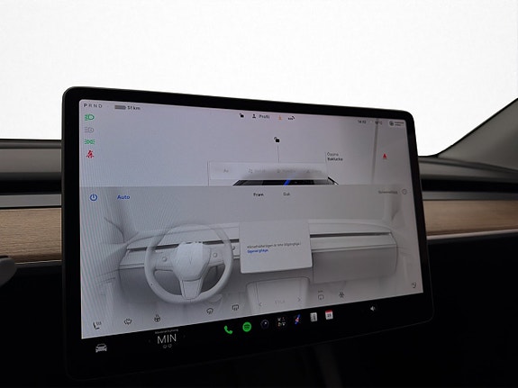Tesla Model Y 23 of 30
