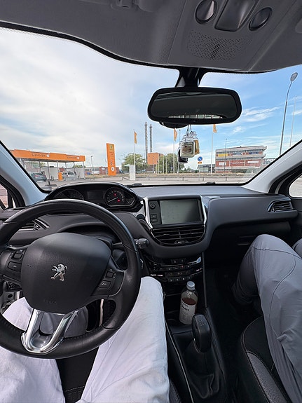 Peugeot 208 8 of 8
