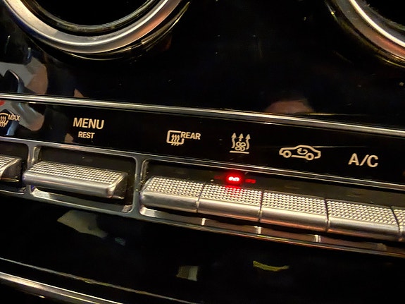 Mercedes-Benz C300 12 of 13