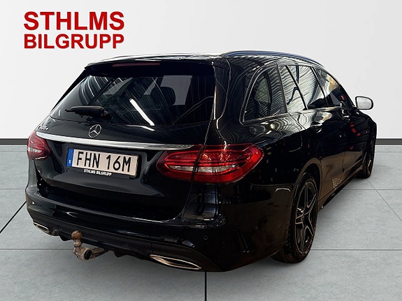 Mercedes-Benz C300 4 of 10