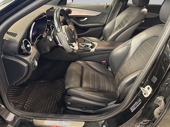 Mercedes-Benz C300 6 of 10