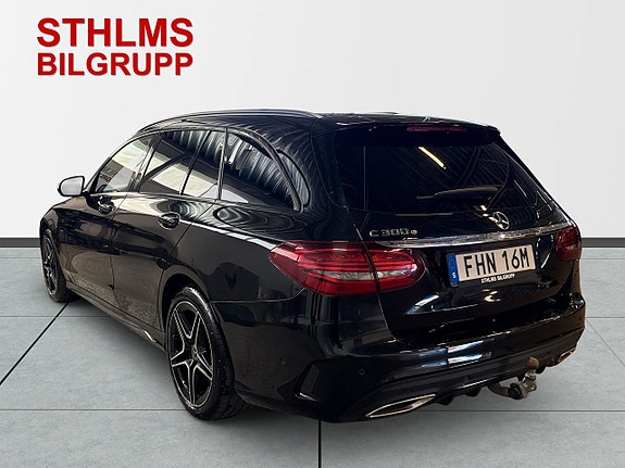 Mercedes-Benz C300 3 of 10