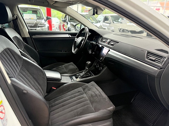 Skoda Superb 9 of 17