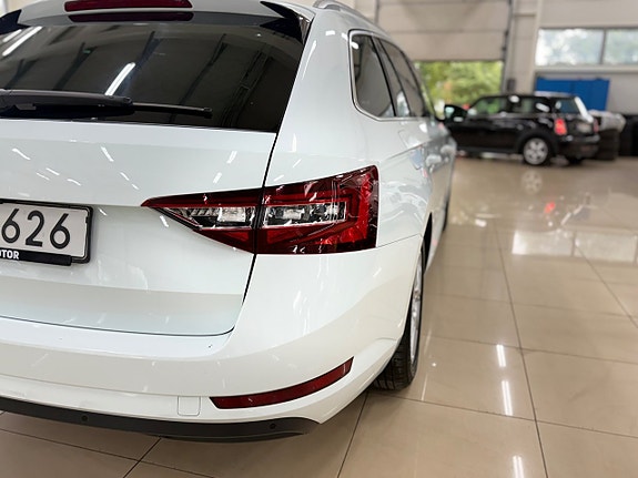Skoda Superb 12 of 17