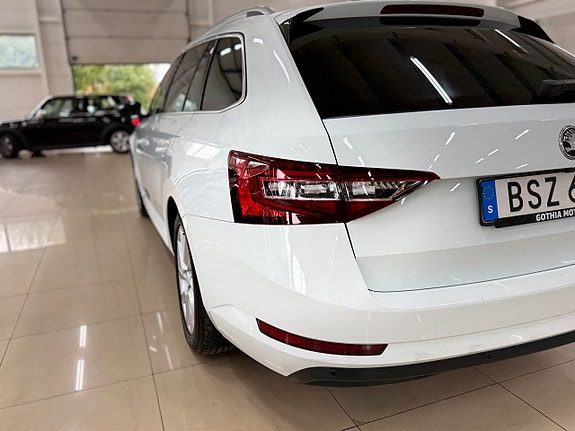 Skoda Superb 13 of 17