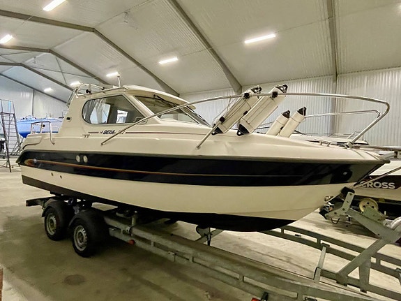 Bella 652 Volvo Penta 4.3 GXi 2 of 12