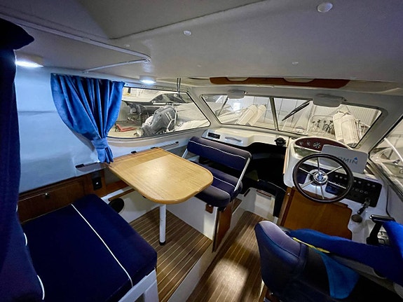 Bella 652 Volvo Penta 4.3 GXi 6 of 12