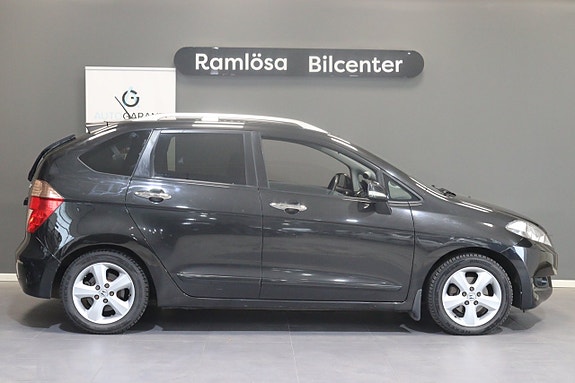 Honda FR-V 7 of 21