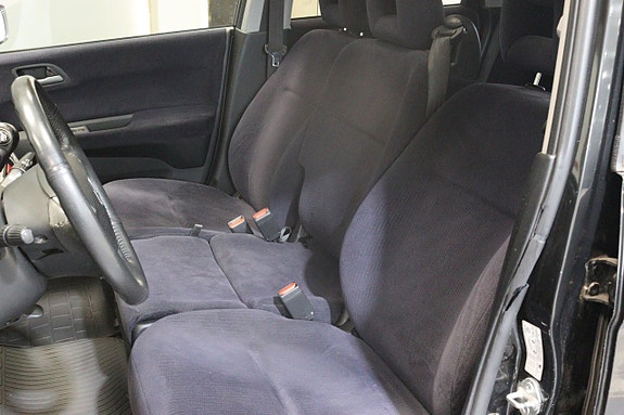 Honda FR-V 14 of 21