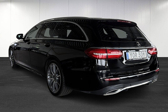 Mercedes-Benz E220 3 of 11
