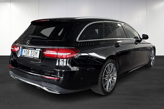 Mercedes-Benz E220 4 of 11